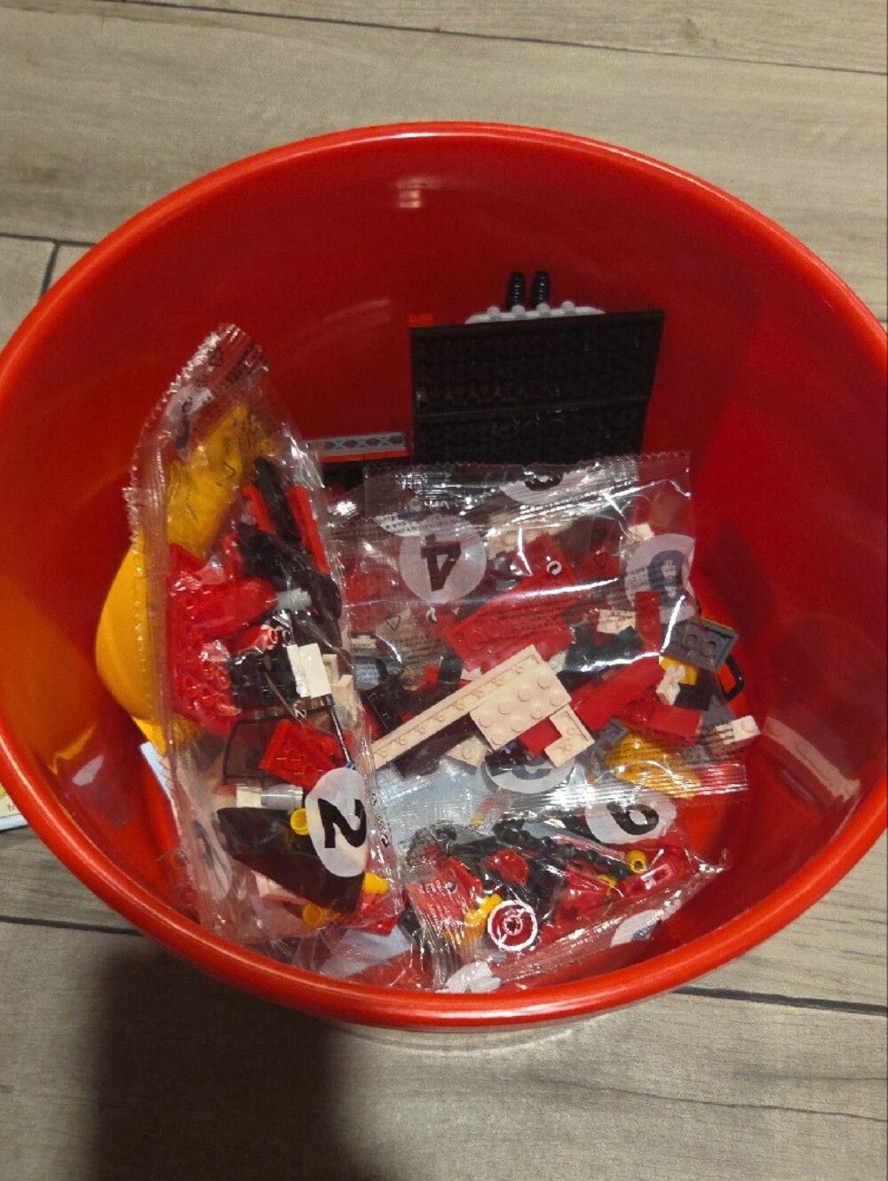 Fire Building Block Bucket - Picture 2 of 3